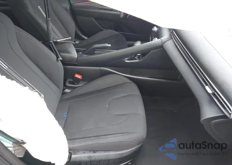 2022 Hyundai Elantra Sel z USA, uszkodzony, nr VIN 5NPLM4AG0NH082102